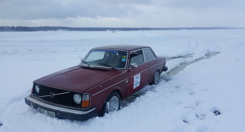 Illustration for article titled Sweden's 'Speed Weekend On Ice' Is Where Sanity Goes To Die And Axles Go To Break